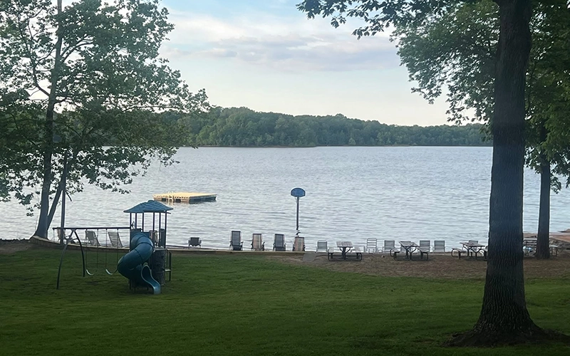 Cozy Cove Waterfront Resort