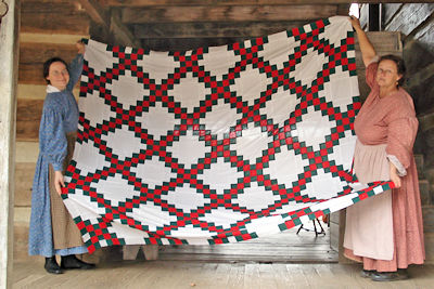 Made by Hand: Spring Quilting Beeat the Homeplace