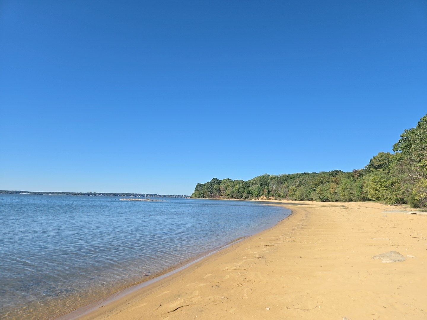 A Secret Beach: Walking to The Sands During Winter Pool