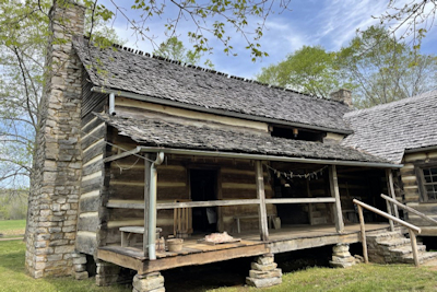 HistoriCorps Ready to Resore Double Pen House at LBL's Homeplace