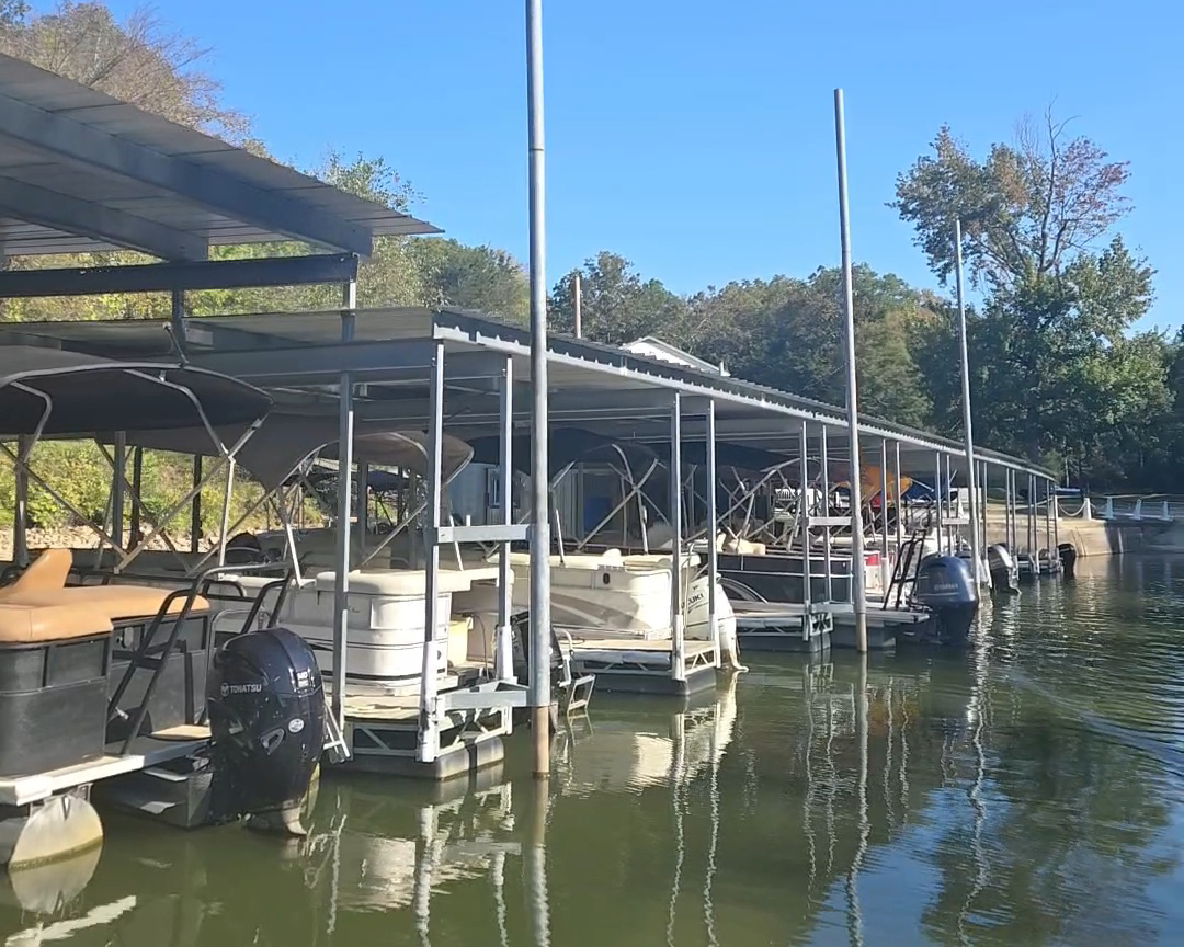 Extend Your Summer: Why October is the Best Time to Rent a Boat on Kentucky Lake